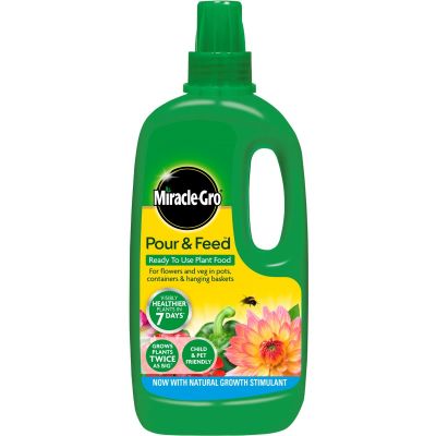 Miracle Gro Pour & Feed 1L